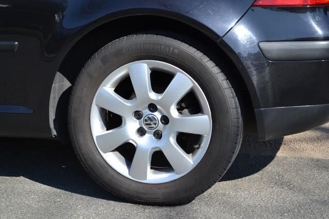 Gebraucht VW Golf IV Edition 139 PS (102 kW) 2001 Schwarz metallic Kleinwagen