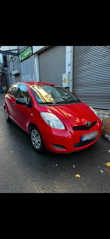 Rot Gebraucht 2009 Toyota Yaris Kleinwagen | 2.850 € (Guter Preis) - Bild 1/4