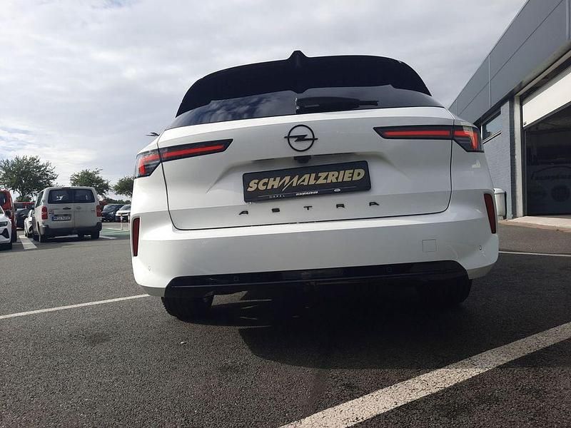 Neu Opel Astra 131 PS (96 kW) 2025 Weiß Kombi