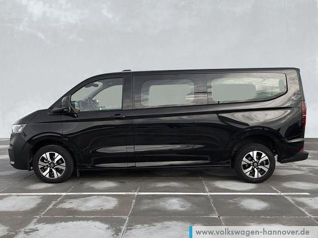 Gebraucht VW T7 150 PS (110 kW) 2025 Midnight black metallic Van