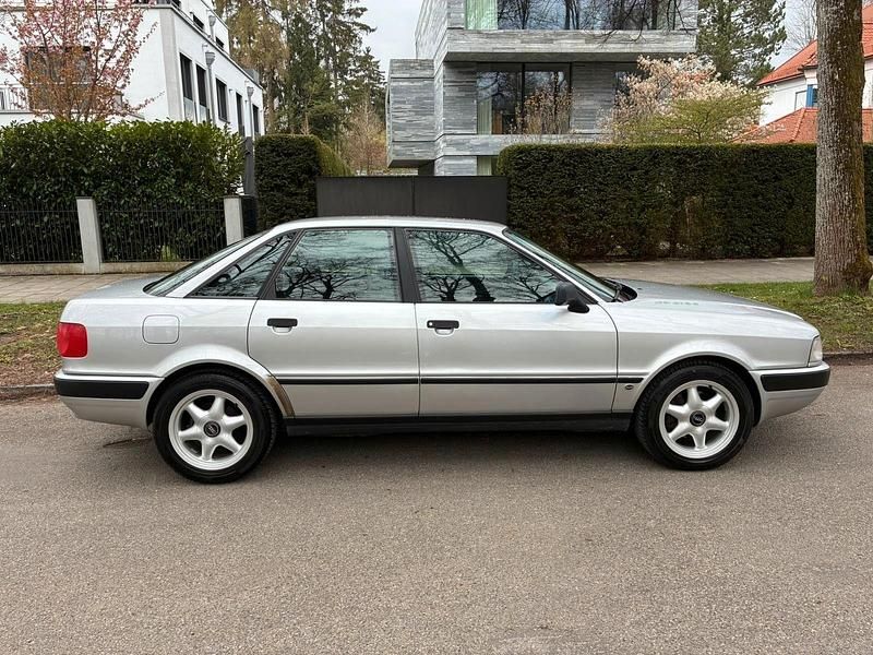 Second-hand Audi 80 116 CP (85 kW) 1994 Argintiu Berlinǎ