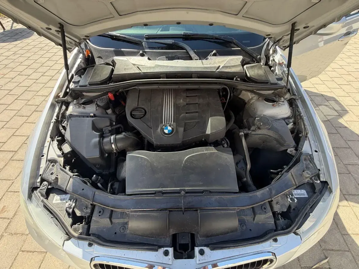 Gebraucht BMW 318 Efficient Dynamics 143 PS (105 kW) 2012 Silber Kombi