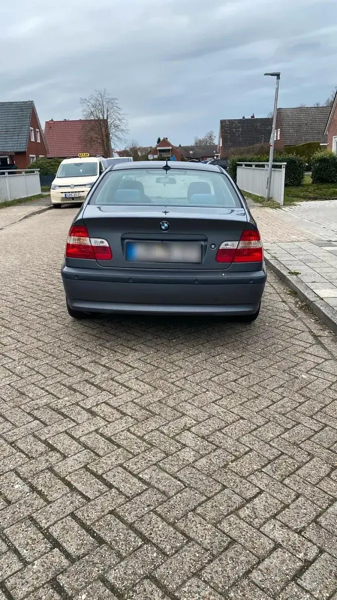 Gebraucht BMW 318 143 PS (105 kW) 2003 Grau Limousine
