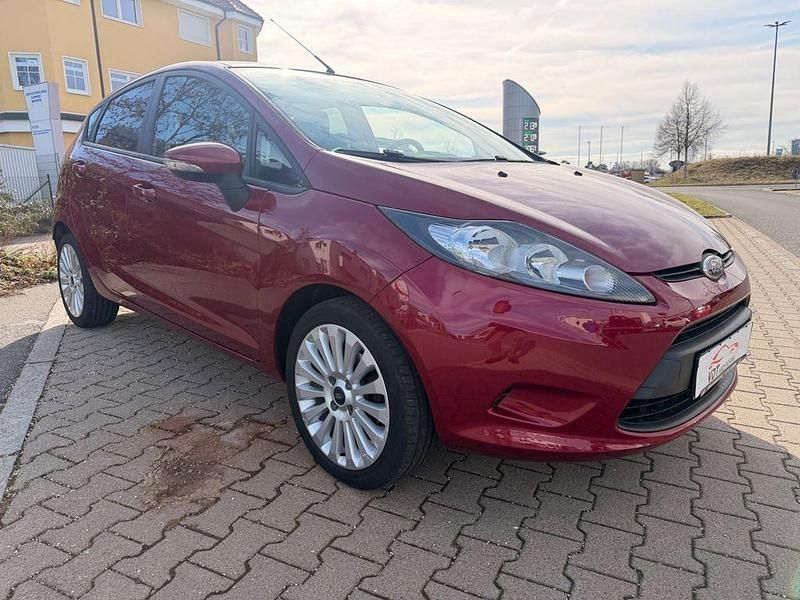 Gebraucht Ford Fiesta Trend 82 PS (60 kW) 2010 Rot Kleinwagen