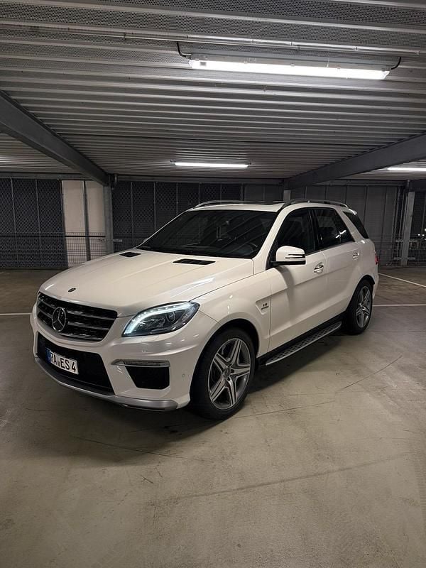 Weiß Gebraucht 2012 Mercedes ML63 AMG AMG SUV | 22.500 € - Bild 1/4