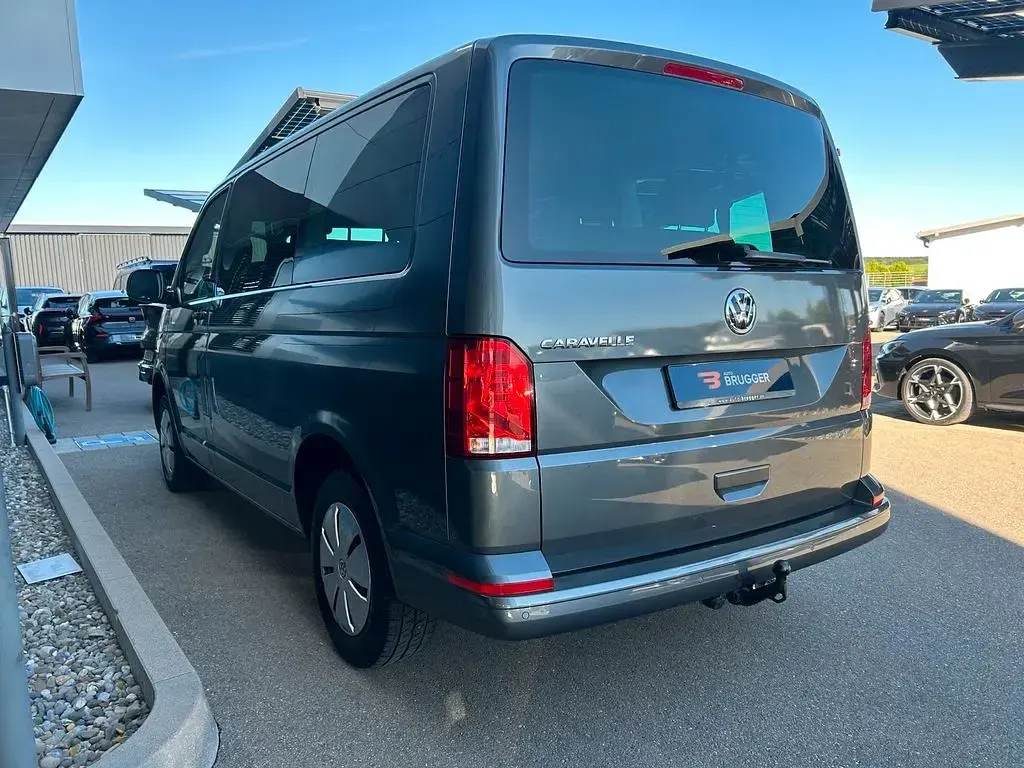 Usado VW Caravelle 150 CV (110 kW) 2021 Gris Van