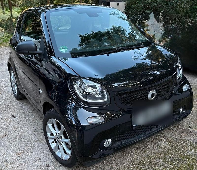 Schwarz Gebraucht 2017 Smart ForTwo Coupé Passion Coupé | 12.499 € (Etwas zu teuer) - Bild 1/4