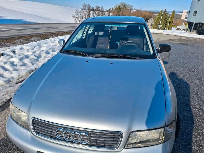 Silber Gebraucht 1997 Audi A4 Limousine | 800 € (Guter Preis) - Bild 1/4