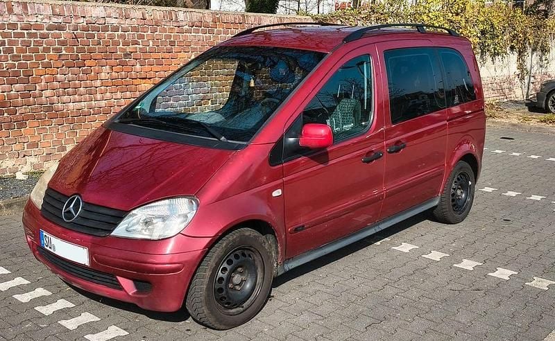 Gebraucht Mercedes Vaneo 102 PS (75 kW) 2003 Rot Van / Kleinbus
