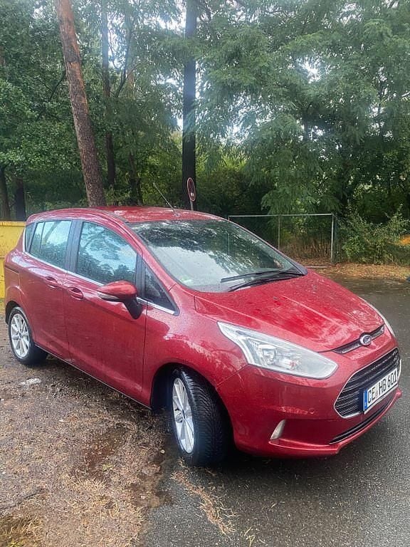 Rot Gebraucht 2017 Ford B-MAX Titanium Van / Kleinbus | 6.600 € (Superpreis) - Bild 1/4