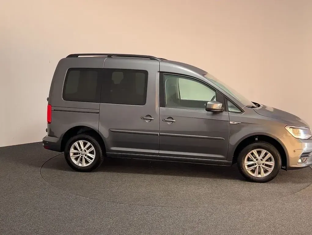 Gebraucht VW Caddy Comfortline 102 PS (75 kW) 2019 Grau Van / Kleinbus