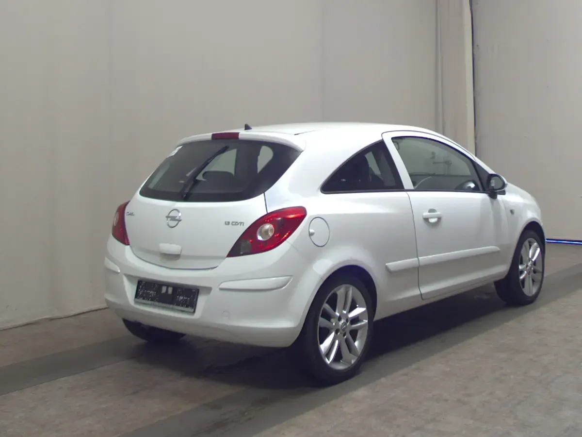 Second-hand Opel Corsa 75 CP (55 kW) 2007 Alb Hatchback