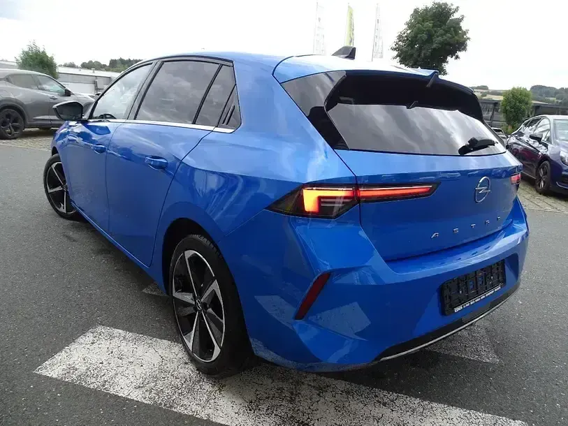 Gebraucht Opel Astra Elegance 110 PS (80 kW) 2023 Kobalt blau Kleinwagen