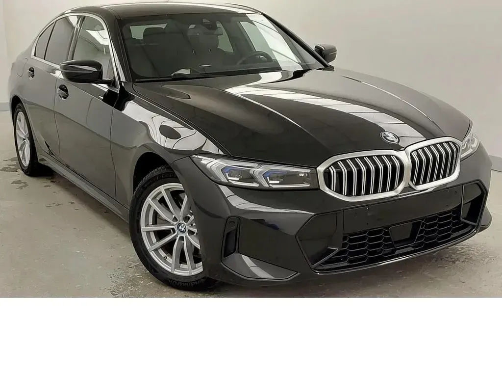 Gebraucht BMW 330e M Sport 292 PS (214 kW) 2023 Black saphir Limousine