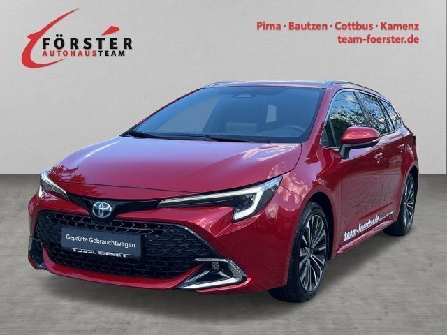 Rot Gebraucht 2024 Toyota Corolla Team Limousine | 30.975 € (Teuer) - Bild 1/4