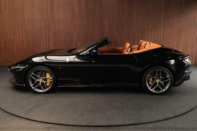 Neu Ferrari Roma 620 PS (456 kW) 2025 Schwarz Cabrio