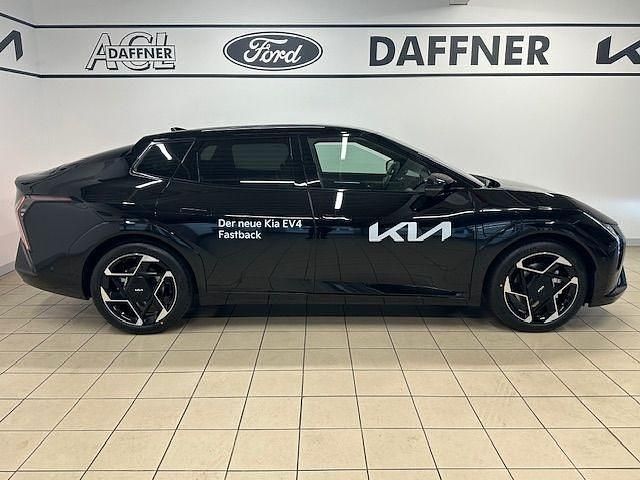 Neu Kia EV4 150 kW (204 PS) 2025 Schwarz Kleinwagen