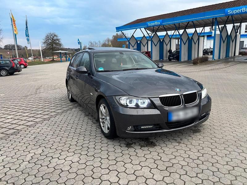 Gebraucht BMW 318 143 PS (105 kW) 2008 Grau Kombi