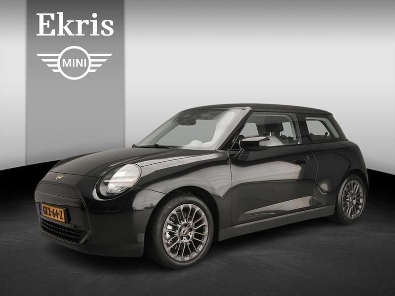 Schwarz Gebraucht 2024 Mini Cooper Kleinwagen | 23.900 € (Guter Preis) - Bild 1/4