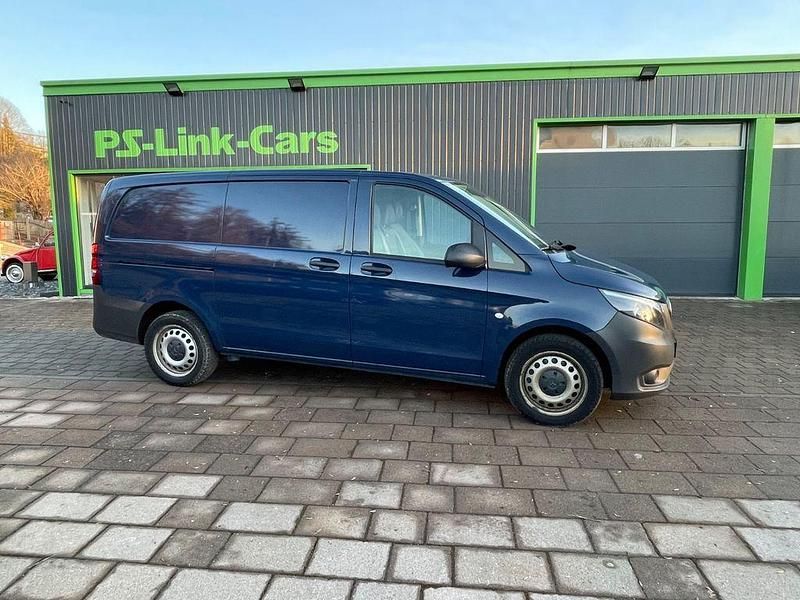 Blau Gebraucht 2023 Mercedes Vito Van | 28.490 € (Superpreis) - Bild 1/4