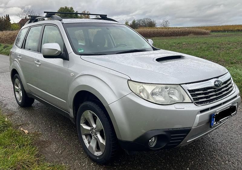 Gebraucht Subaru Forester 140 PS (102 kW) 2011 Silber SUV