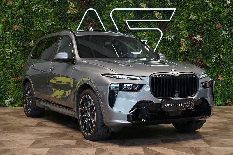 Grau Gebraucht 2023 BMW X7 Sport Line SUV | 88.200 € (Guter Preis) - Bild 1/3