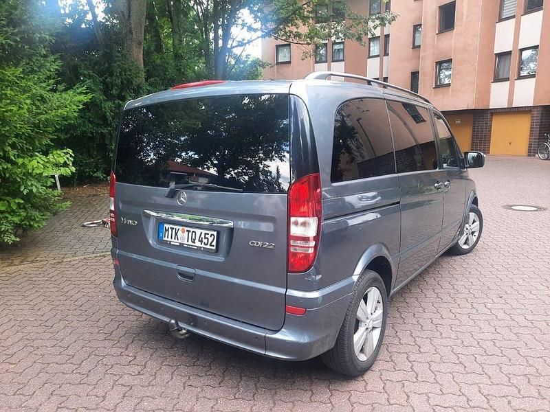 Gebraucht Mercedes Viano 163 PS (119 kW) 2013 Grau Van / Kleinbus