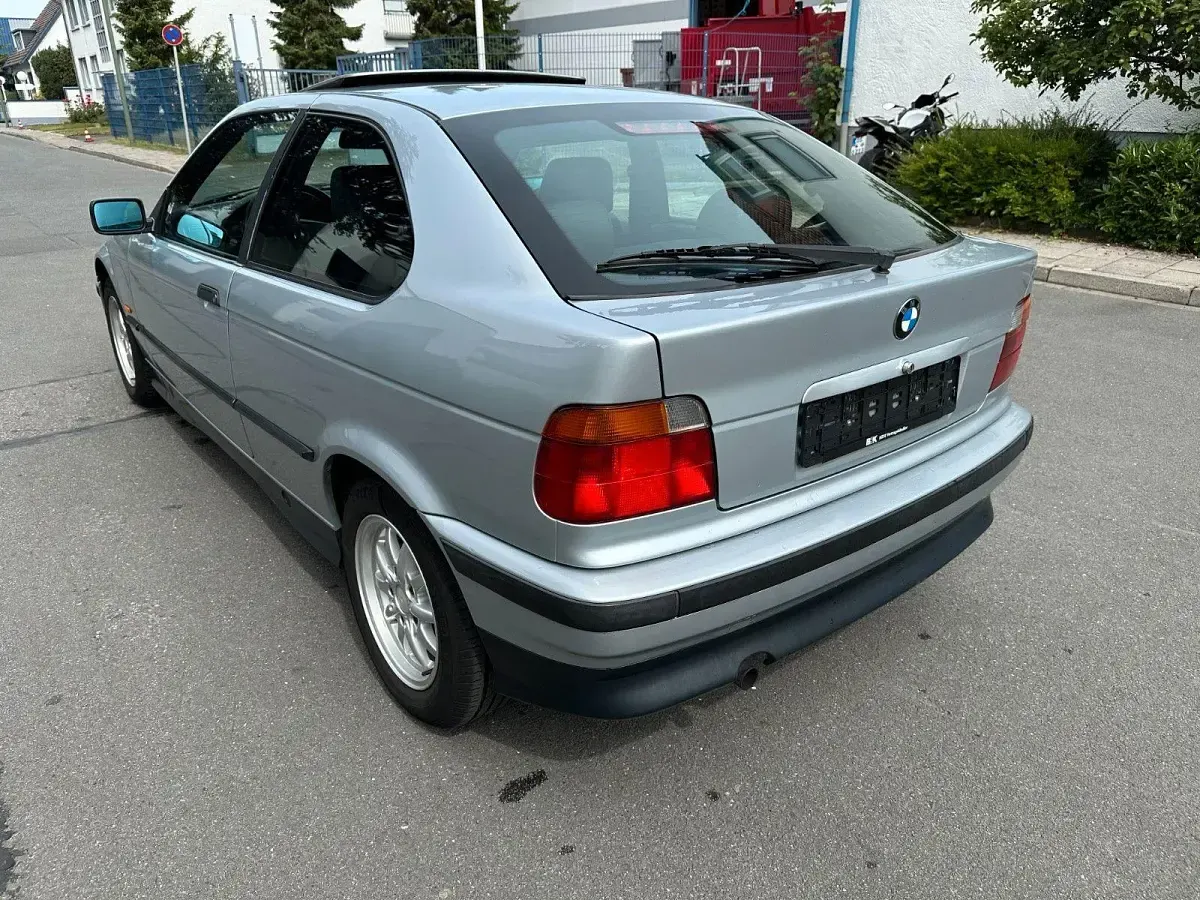 Gebraucht BMW 316 102 PS (75 kW) 1997 Silber Kleinwagen