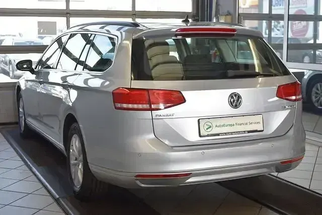 Gebraucht VW Passat Comfortline 120 PS (88 kW) 2016 Reflexsilber metallic Kombi