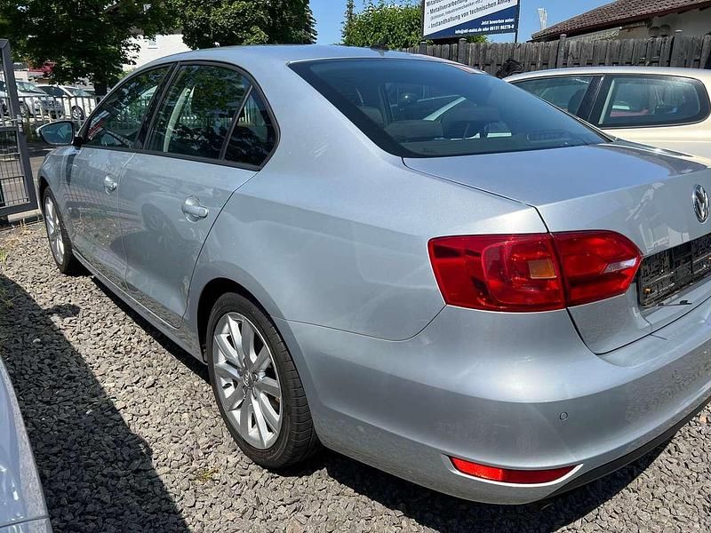 Gebraucht VW Jetta 160 PS (117 kW) 2012 Silber Limousine