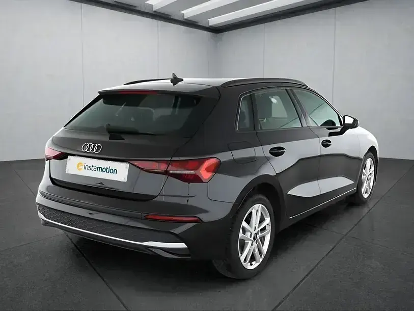 Gebraucht Audi A3 116 PS (85 kW) 2025 Schwarz Limousine