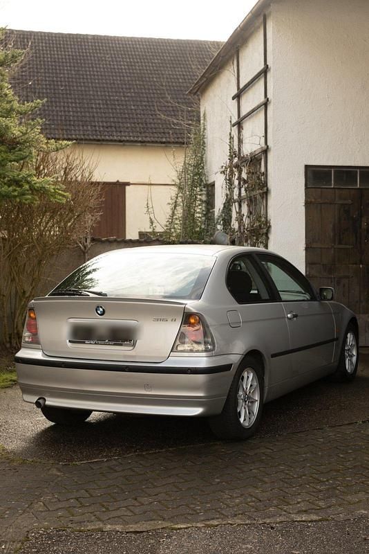 Gebraucht BMW 316 Compact 116 PS (85 kW) 2001 Silber Kleinwagen