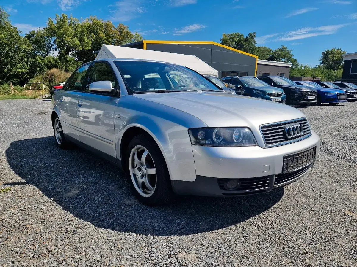 Gebraucht Audi A4 130 PS (95 kW) 2001 Silber Limousine