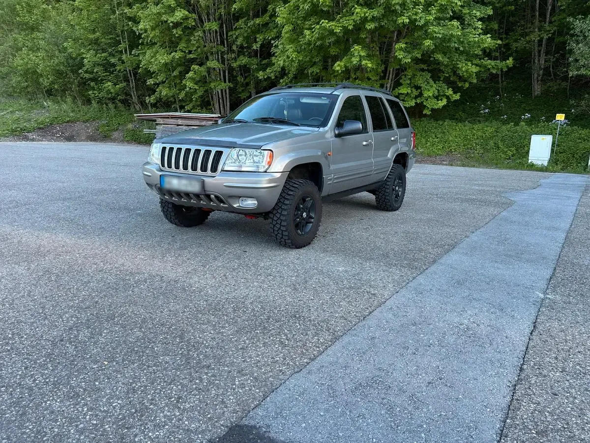 Gebraucht Jeep Grand Cherokee 223 PS (164 kW) 2001 Silber SUV