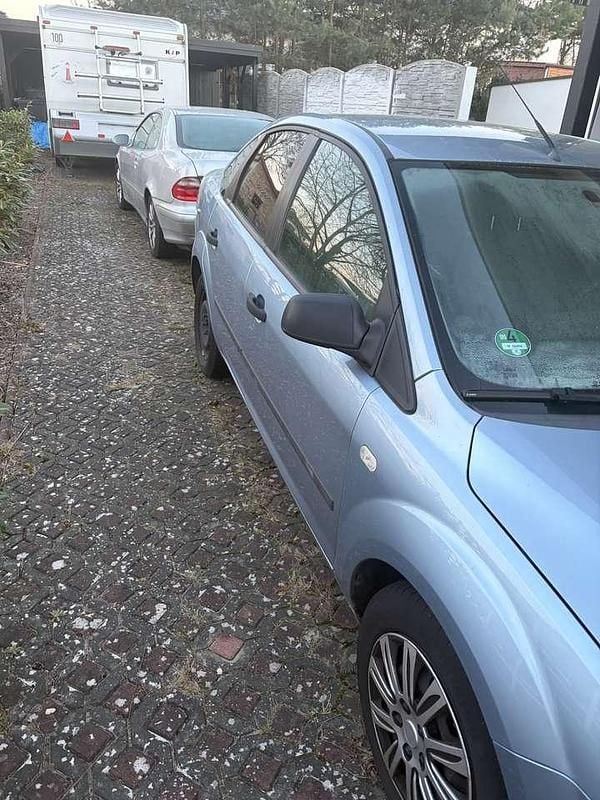 Occasion Ford Focus Trend 101 ch (74 kW) 2005 Bleue Berline