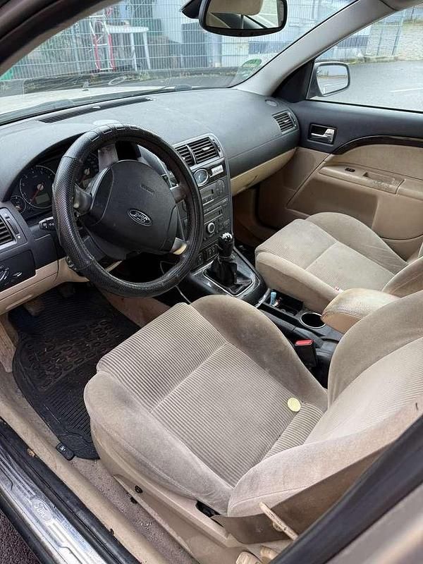Gebraucht Ford Mondeo 145 PS (106 kW) 2005 Grau Limousine
