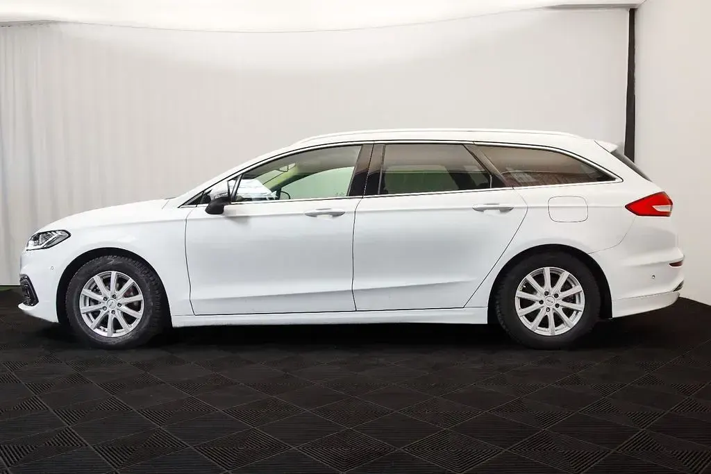 Gebraucht Ford Mondeo Titanium 150 PS (110 kW) 2022 Weiß Limousine