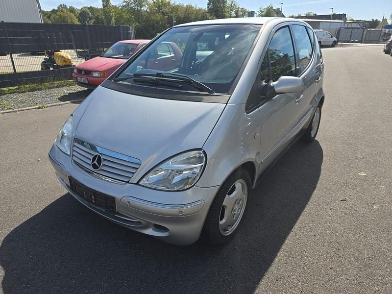 Silber Gebraucht 2001 Mercedes A160 Avantgarde Kleinwagen | 2.980 € (Teuer) - Bild 1/4