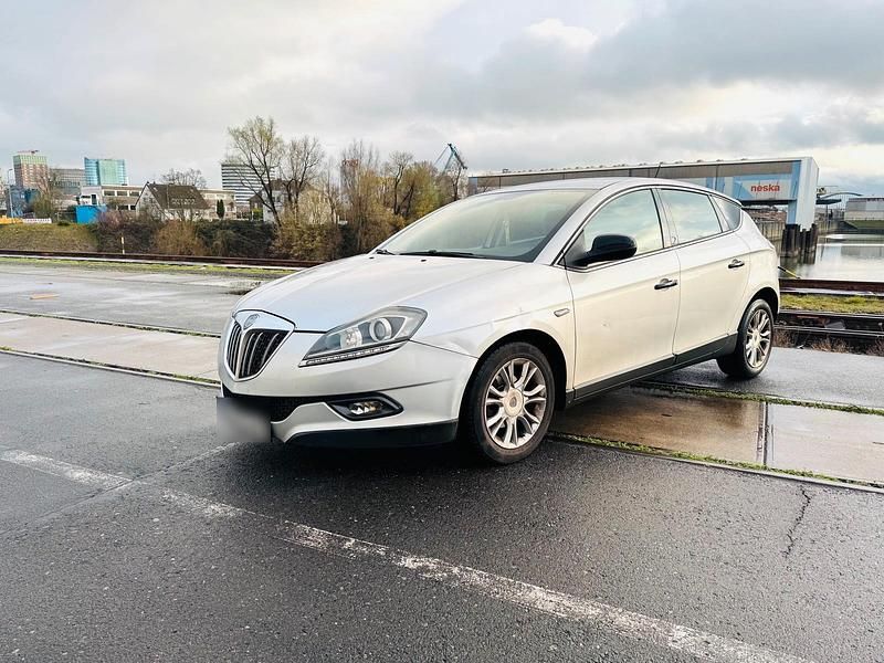 Gebraucht Lancia Delta 150 PS (110 kW) 2008 Silber Kleinwagen