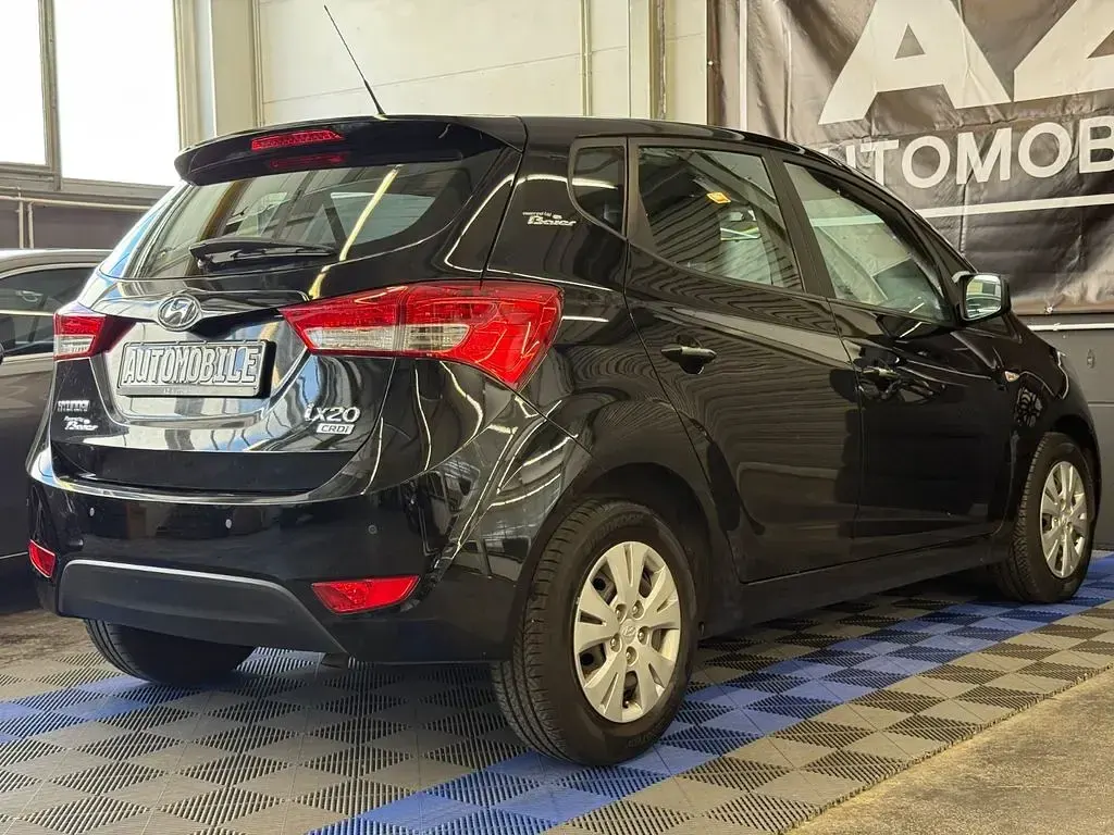 Gebraucht Hyundai ix20 Edition 116 PS (85 kW) 2013 Schwarz Kleinwagen