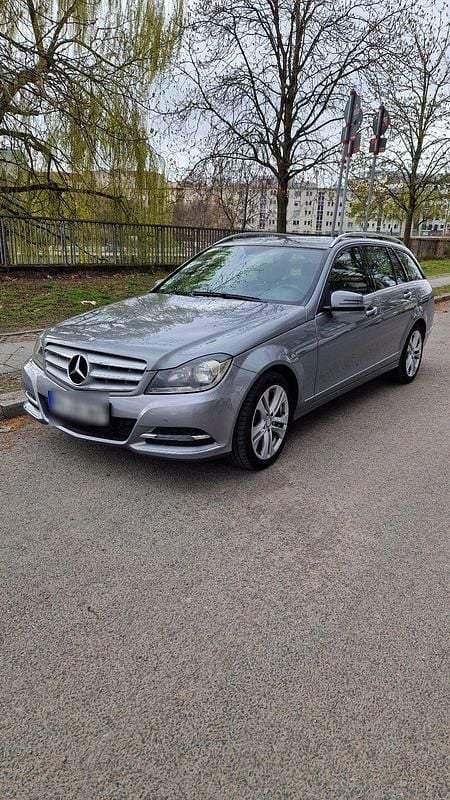 Gebraucht Mercedes C220 170 PS (125 kW) 2014 Grau Kombi