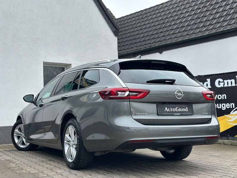Second-hand Opel Insignia Dynamic 170 CP (125 kW) 2018 Gri Break