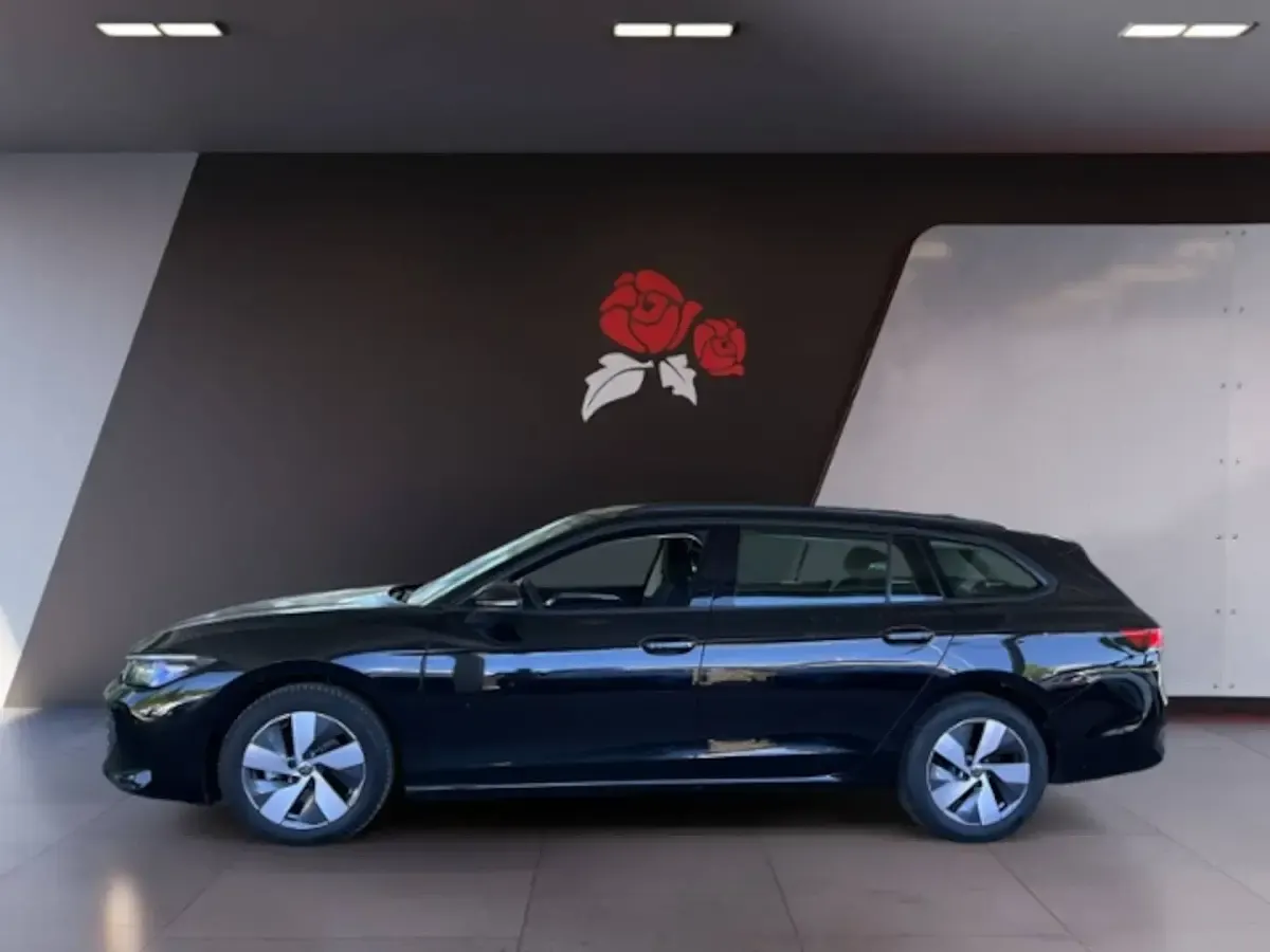 Gebraucht VW Passat Basis 150 PS (110 kW) 2025 Kombi