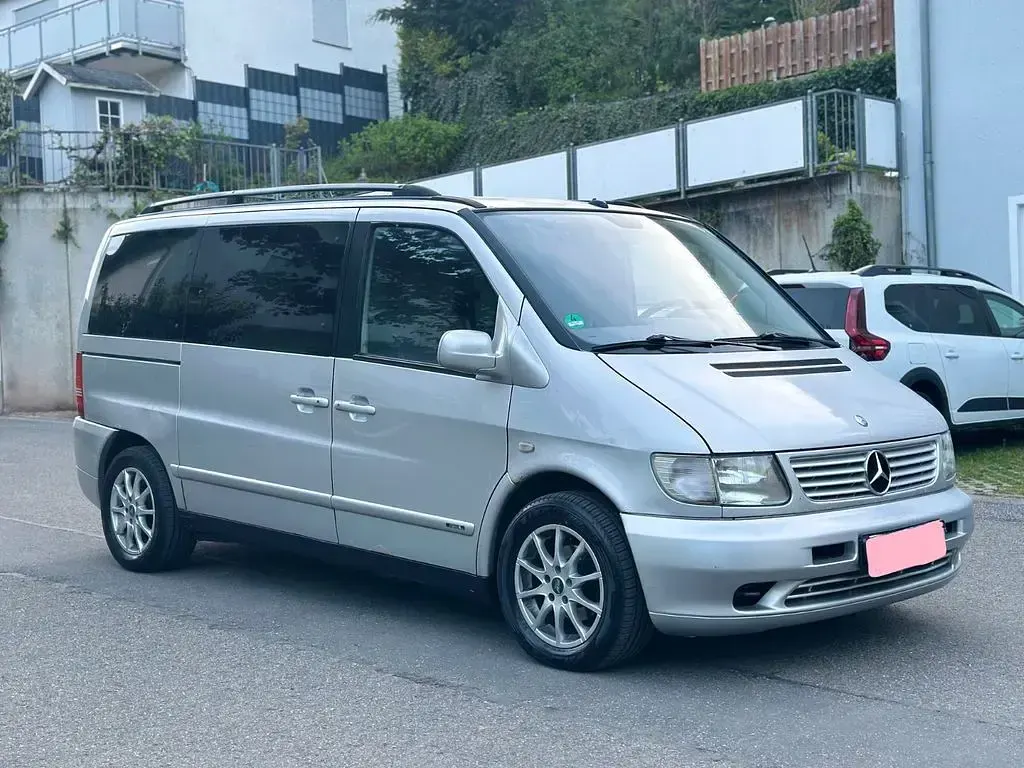 Usata Mercedes V220 122 CV (89 kW) 2002 Argento Monovolume