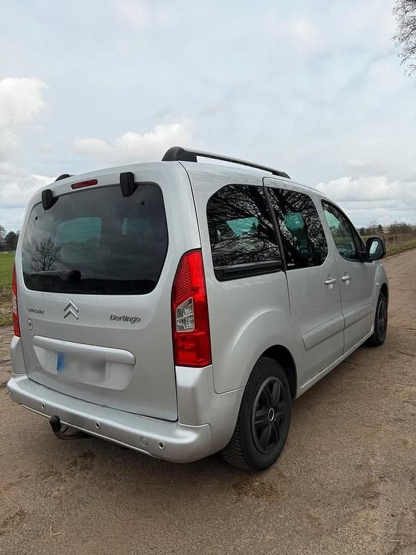 Gebraucht Citroën Berlingo 120 PS (88 kW) 2010 Silber Van / Kleinbus