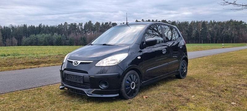 Gebraucht Hyundai i10 69 PS (50 kW) 2010 Schwarz Kleinwagen