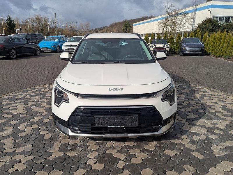 Gebraucht Kia Niro Vision 184 PS (135 kW) 2022 Weiß SUV