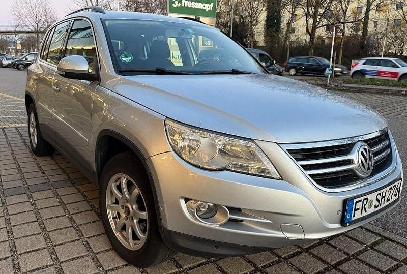 Gebraucht VW Tiguan Trendline 150 PS (110 kW) 2009 Grau SUV