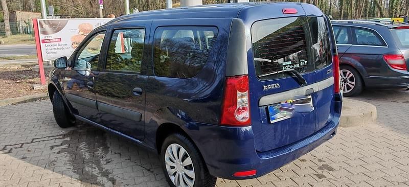 Gebraucht Dacia Logan 84 PS (61 kW) 2011 Blau Kombi