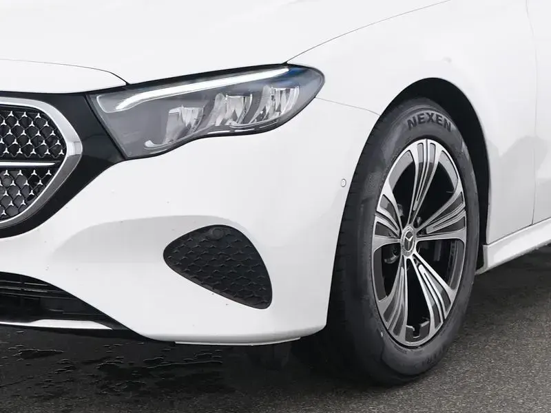 Gebraucht Mercedes E200 Avantgarde 204 PS (150 kW) 2025 Weiß Kombi
